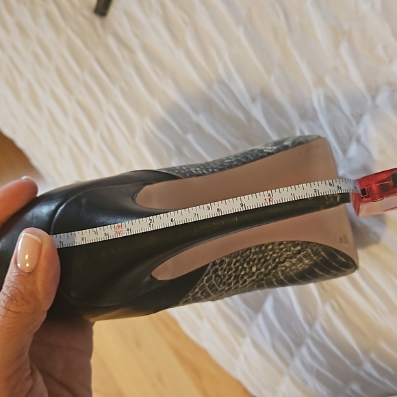 BCBGeneration platform stiletto   sz 10 - Picture 5 of 7